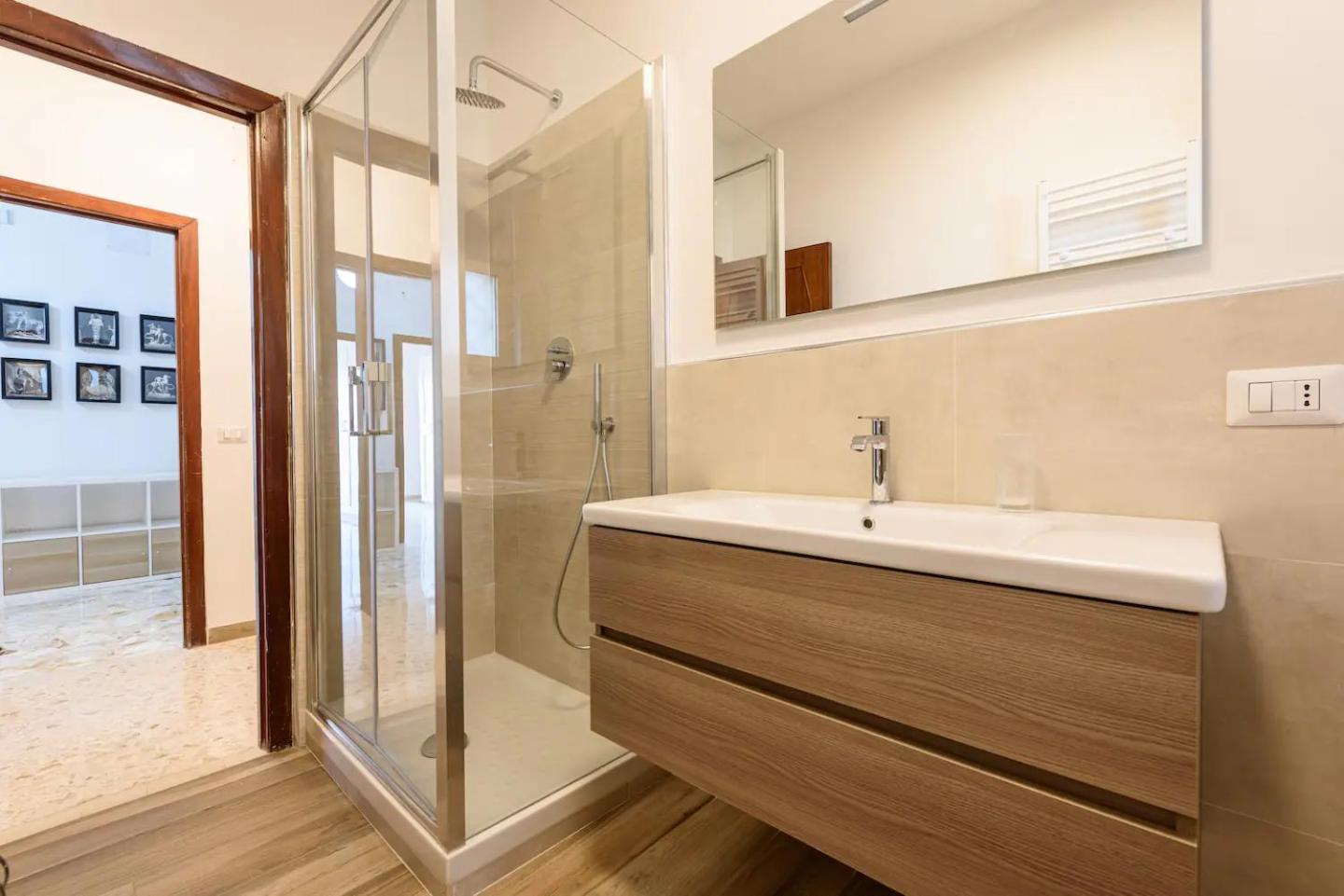 Appartamento 2br Per 5 Con Patio Privato - Vicino Centro Napoli