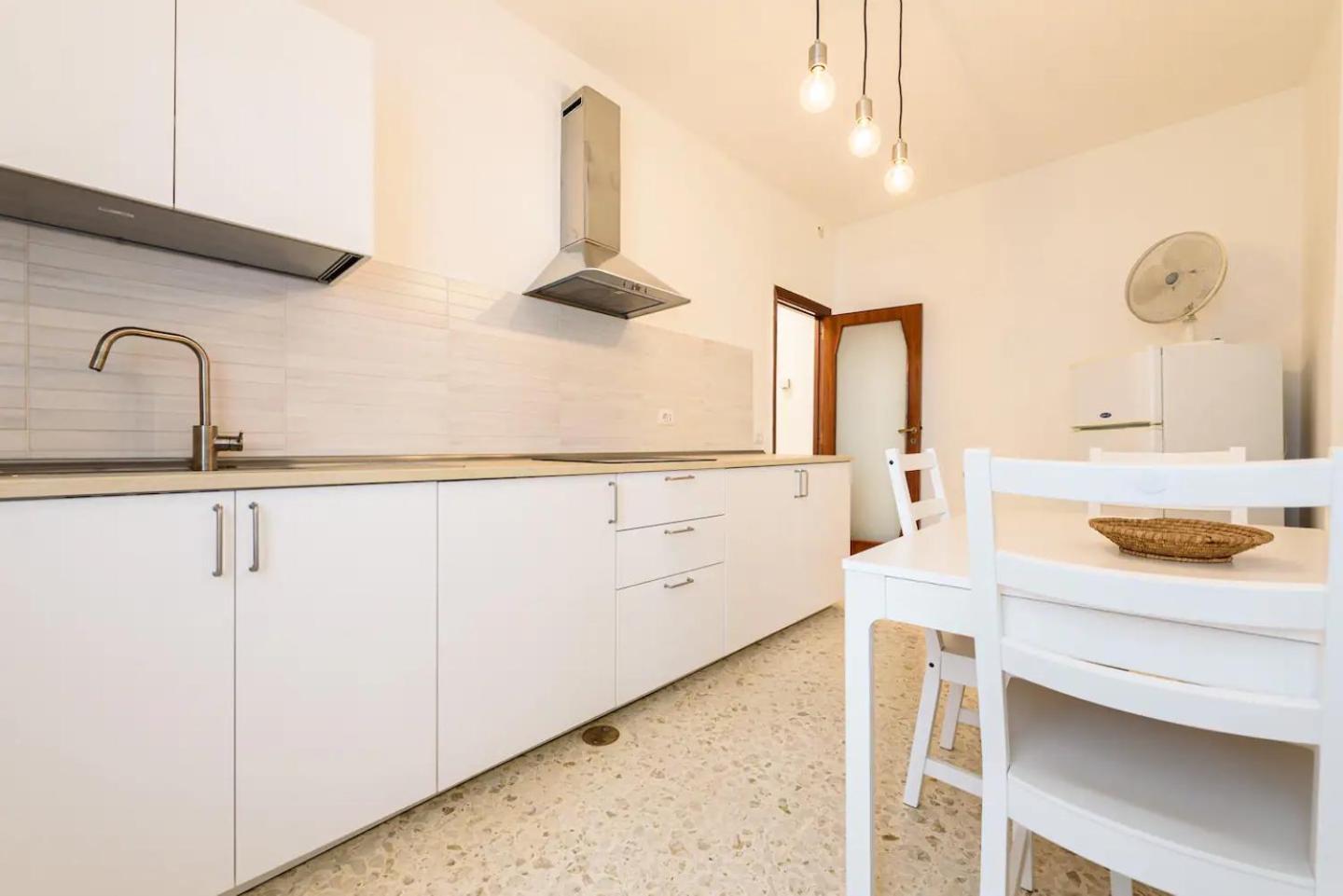 Appartamento 2br Per 5 Con Patio Privato - Vicino Centro Napoli